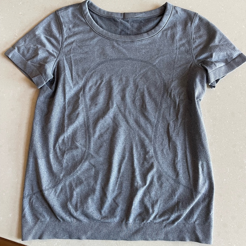 lululemon size 6 top